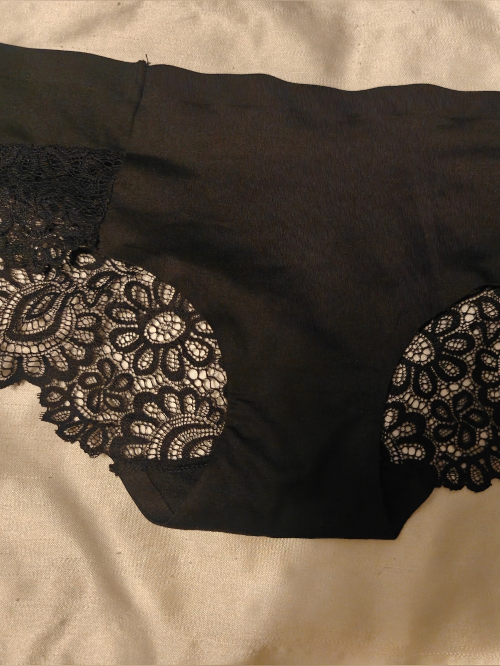 New Kathy Ireland Black Lace-Trim Hipster Panty